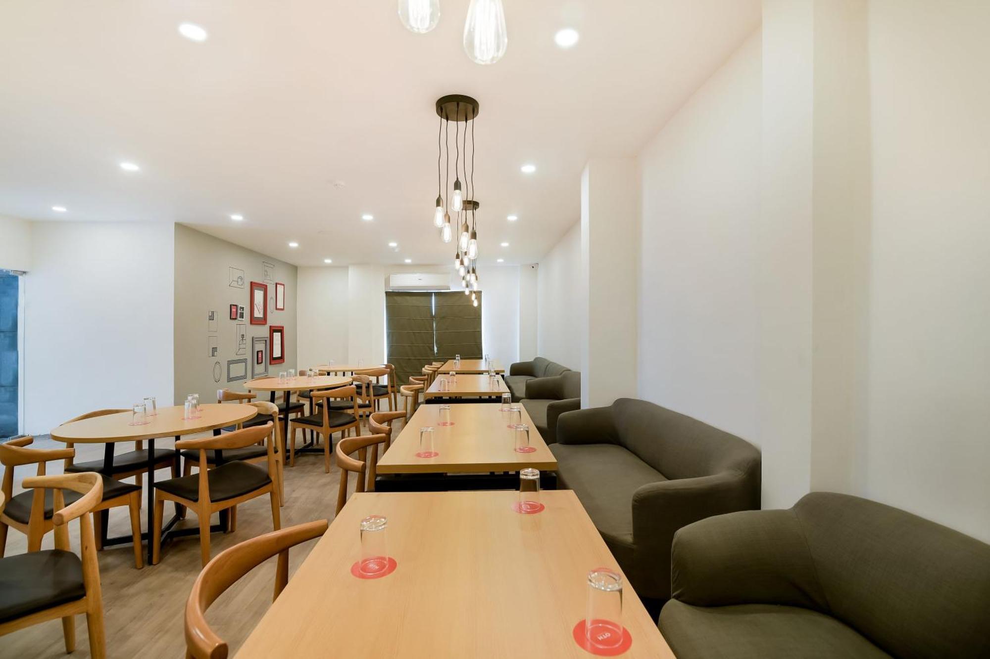 Hotel Townhouse The Awadh Airport Near Chaudhary Charan Singh International Airport à Bijnaur Extérieur photo