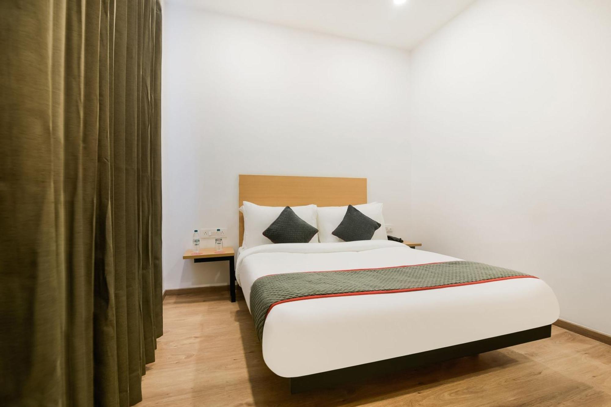 Hotel Townhouse The Awadh Airport Near Chaudhary Charan Singh International Airport à Bijnaur Extérieur photo