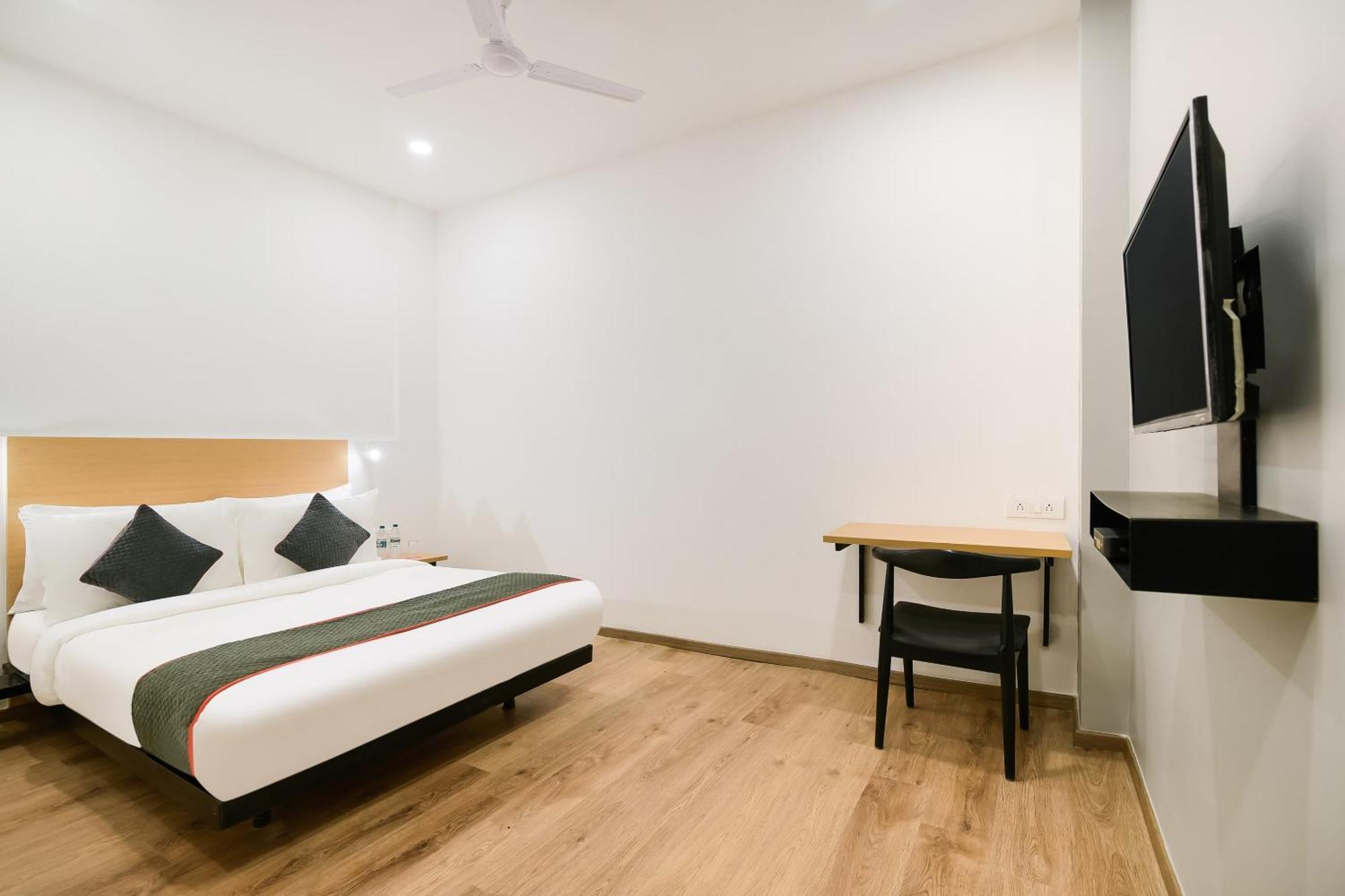 Hotel Townhouse The Awadh Airport Near Chaudhary Charan Singh International Airport à Bijnaur Extérieur photo