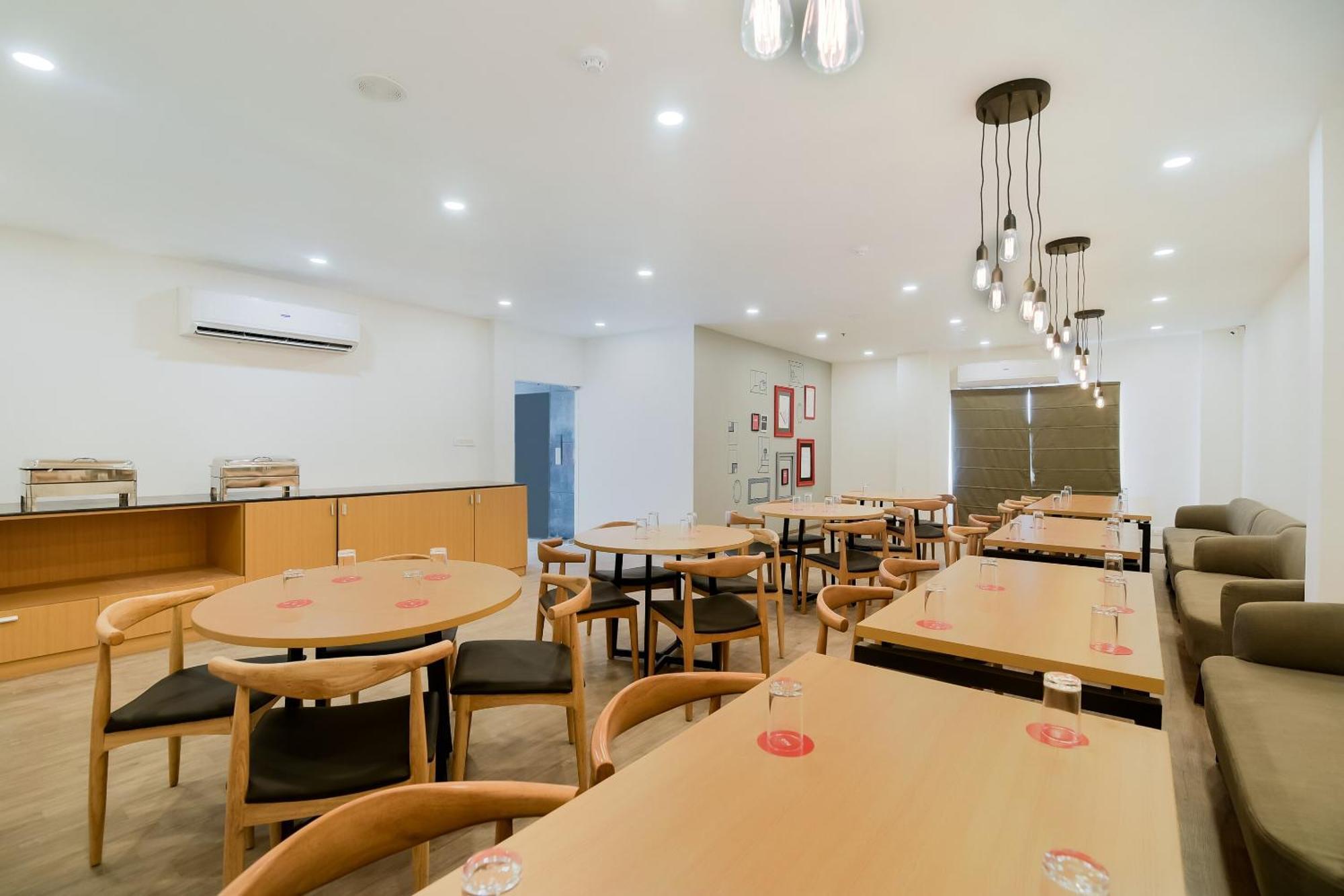 Hotel Townhouse The Awadh Airport Near Chaudhary Charan Singh International Airport à Bijnaur Extérieur photo