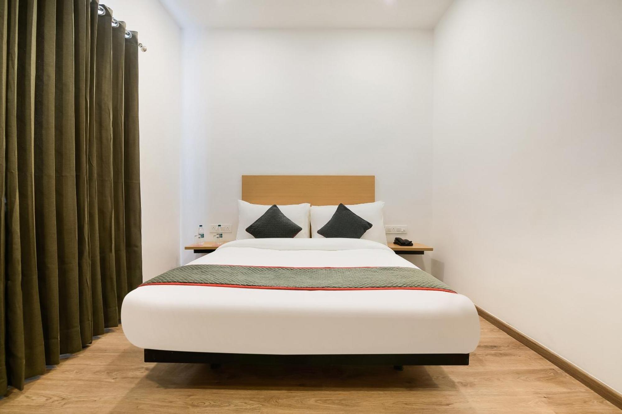 Hotel Townhouse The Awadh Airport Near Chaudhary Charan Singh International Airport à Bijnaur Extérieur photo