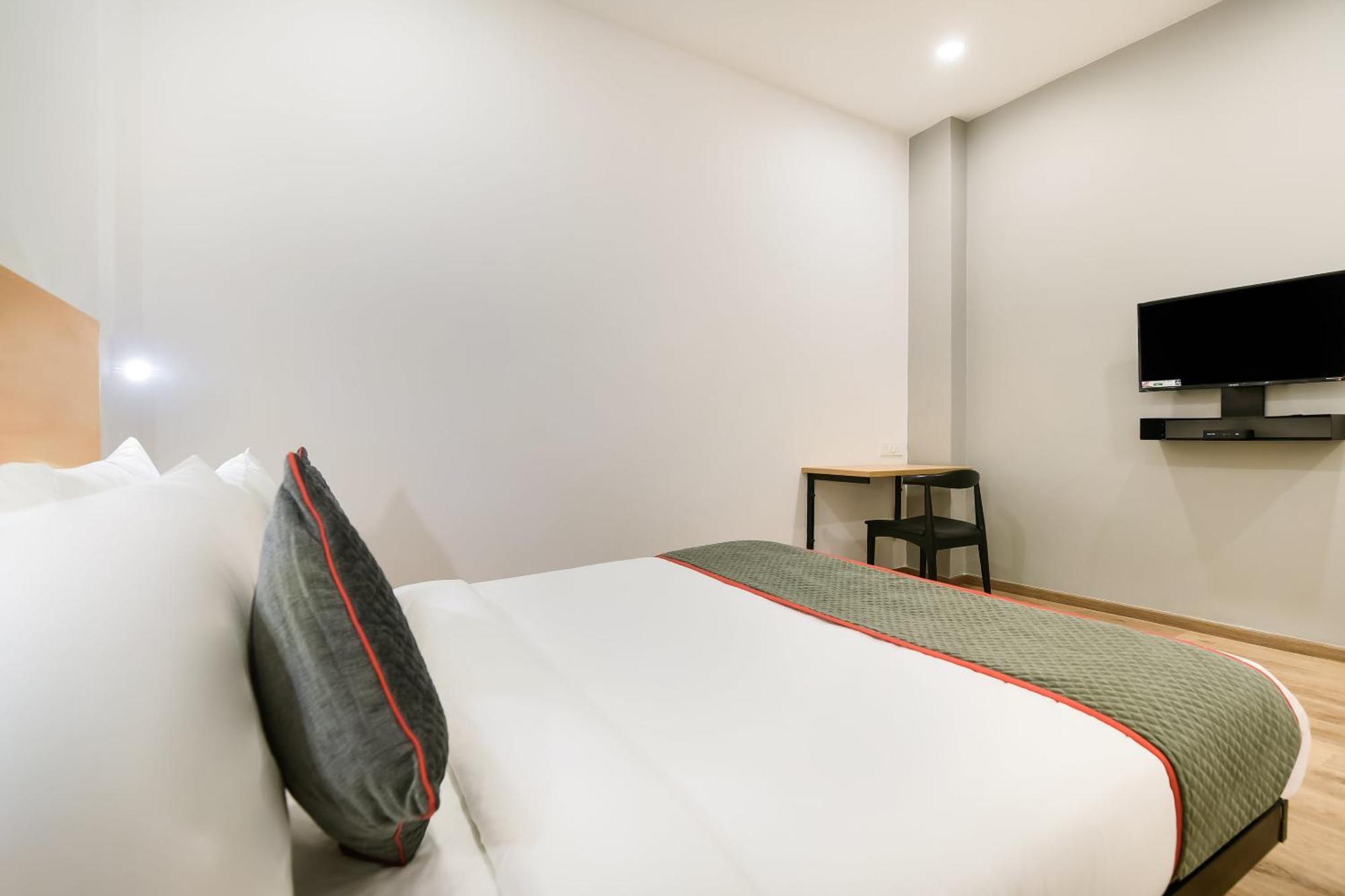 Hotel Townhouse The Awadh Airport Near Chaudhary Charan Singh International Airport à Bijnaur Extérieur photo