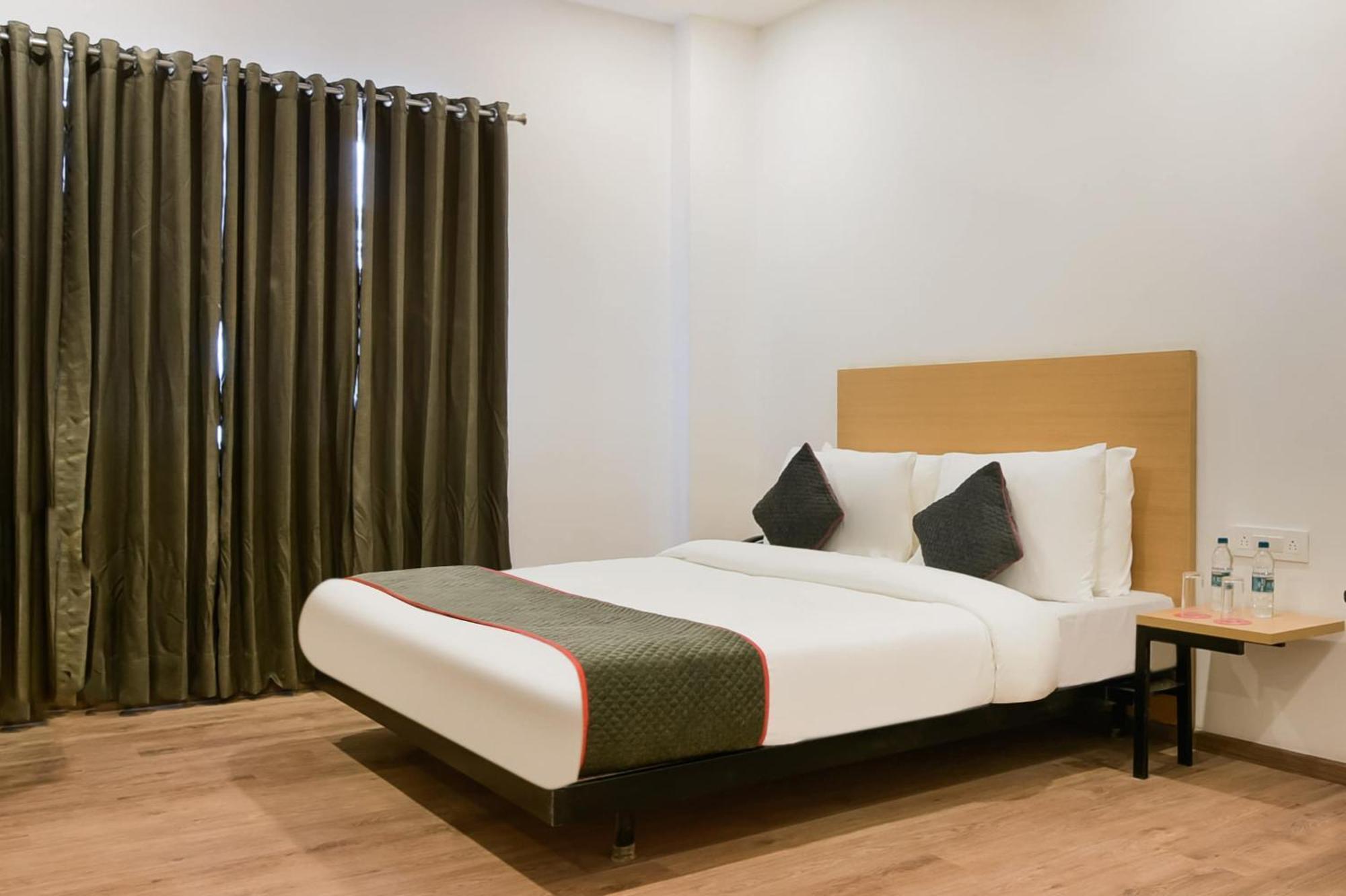 Hotel Townhouse The Awadh Airport Near Chaudhary Charan Singh International Airport à Bijnaur Extérieur photo